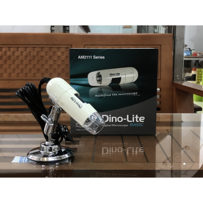 Kinh hien vi Dino AM2111 với chân đế cài (hình 1).jpg